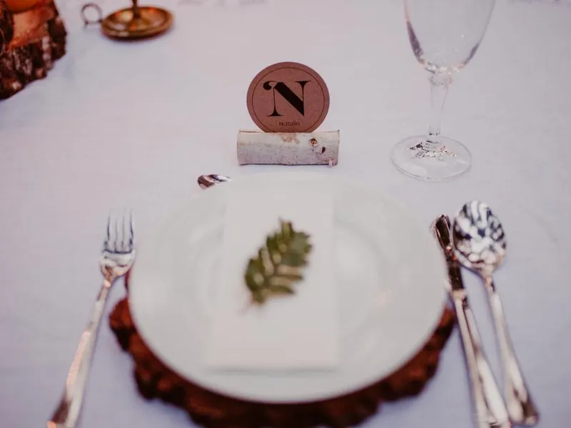 Elegant wedding table place setting